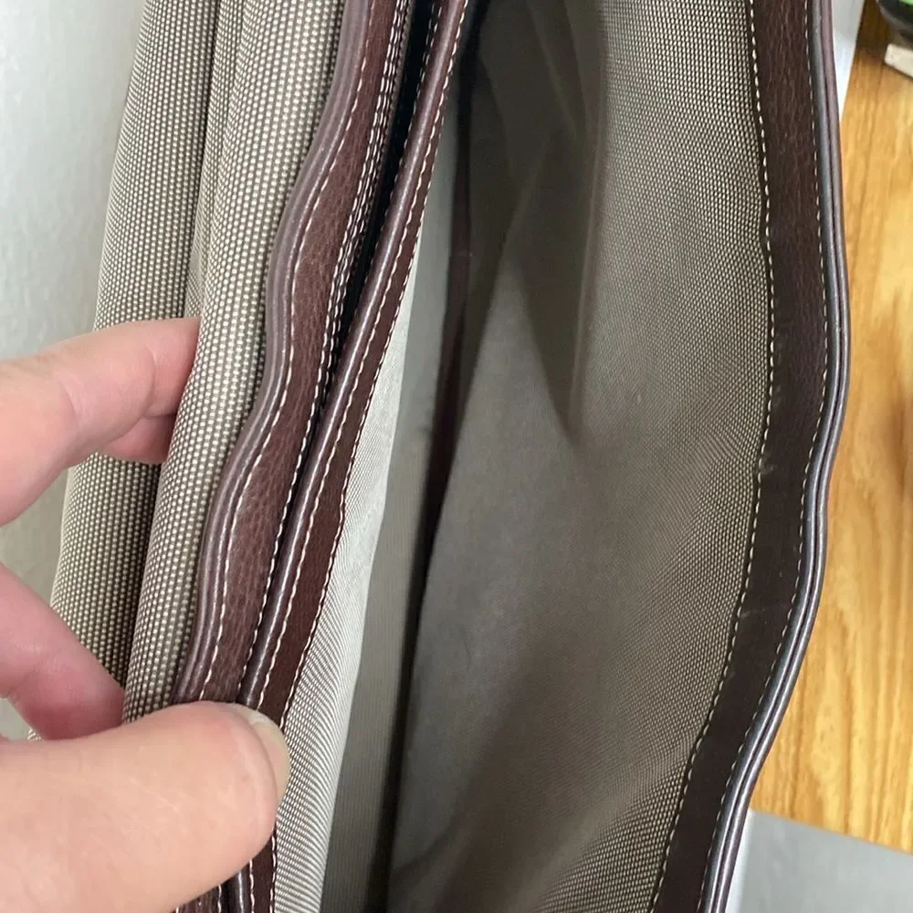 JOHNSTON AND MURPHY Brown Leather Briefcase